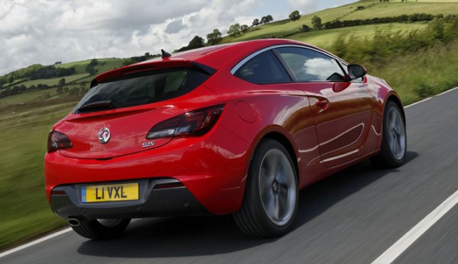 Recenzie Opel Astra GTC (2011)