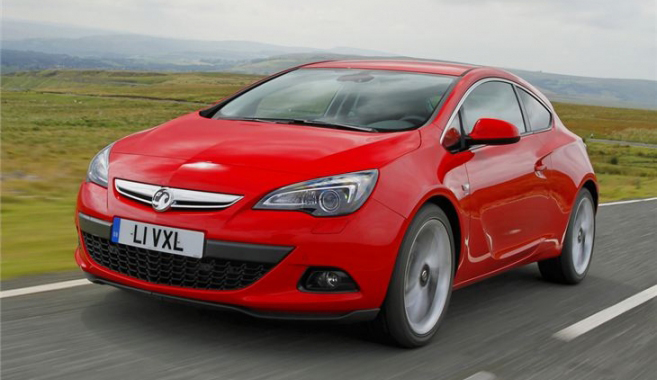 Recenzie Opel Astra GTC (2011)