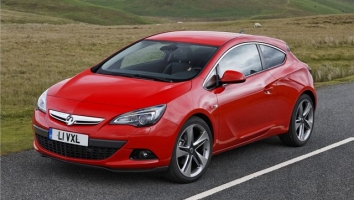 Recenzie Opel Astra GTC (2011)